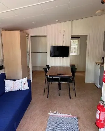 Bredsands Camping Och Bad- Bredsandsstugor Enkoping Exterior photo
