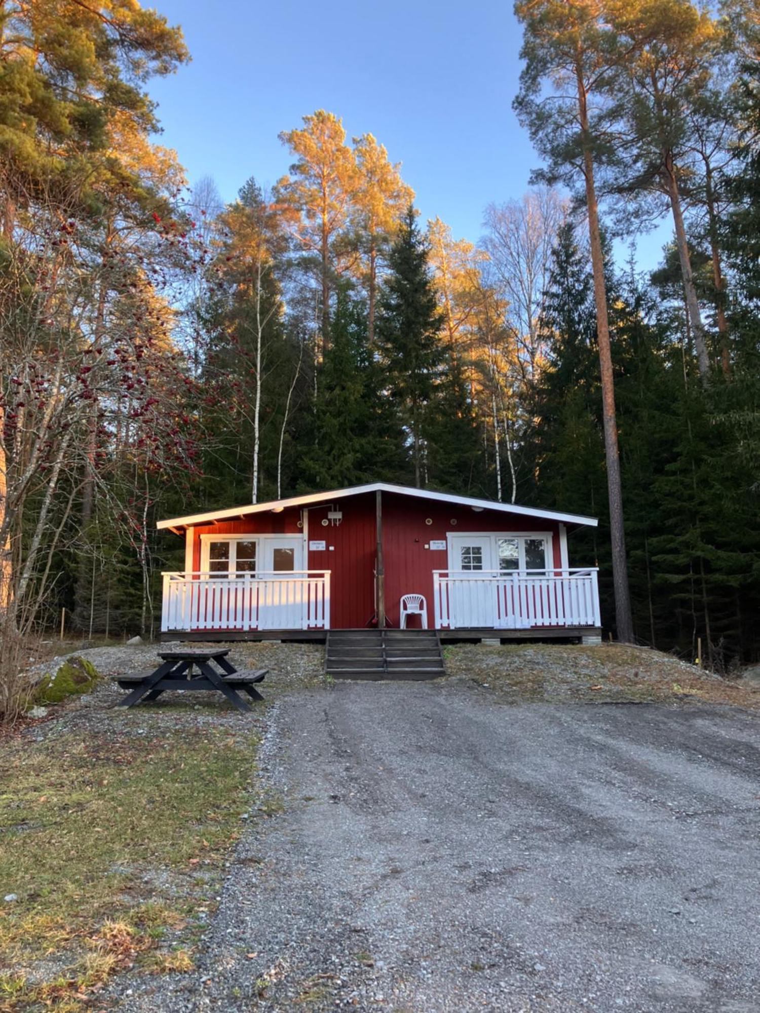 Bredsands Och Bad- Bredsandsstugor Enköping